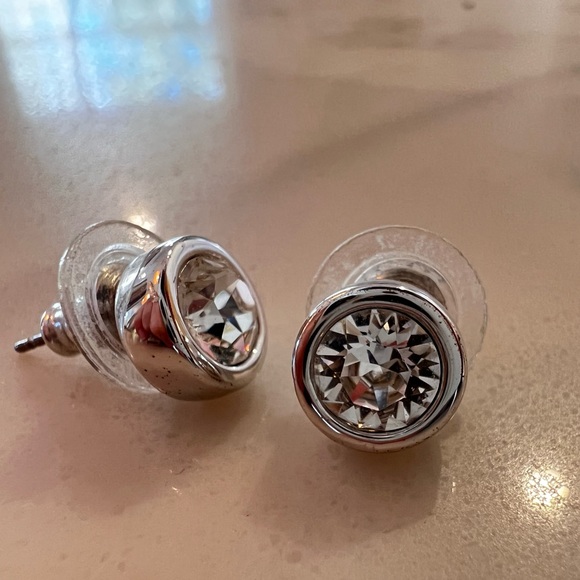 Silver cased crystal from Swarovski Harley pierced earring - Picture 3 of 3